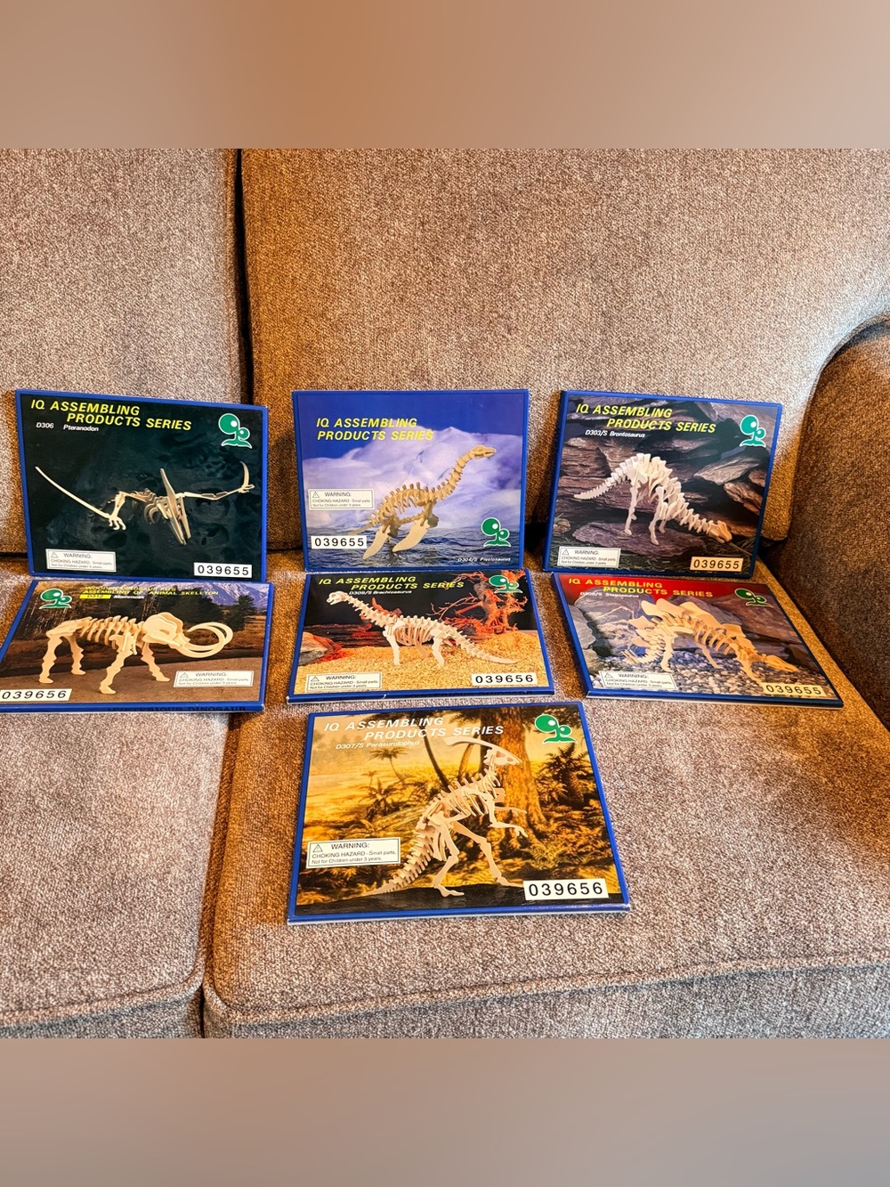 Vintage IQ Wooden Dinosaur Skeleton Model Kits – Lot of 7 New